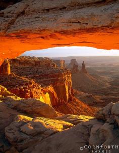 
                    
                        ✯ Mesa Arch at Firstlight - Canyonlands, Utah
                    
                