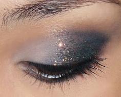 Just a Touch of Glitter - 30 Ways to Wear Glitter Eye Makeup ... [ more at http://makeup.allwomenstalk.com ] Source Glitter eye makeup doesn't have to be super heavy. This is a pretty look with just a touch of glitter.... #Makeup #Wear #Glitter #Source #Chunky #Liner