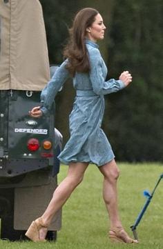 
                    
                        Kate Middleton Runs in Tall Wedges! | Royal Baby Watch ! | Pregnant Kate
                    
                
