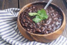 
                    
                        Slow Cooker Black Beans for 140 calories and 3 PointsPlus - easy and delicious
                    
                