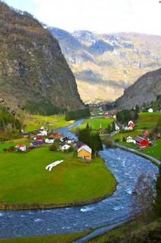 
                    
                        Flam, Norway. This looks like a perfect painting
                    
                