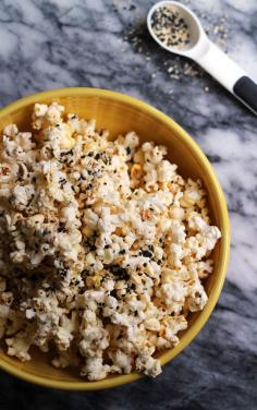 
                    
                        It doesn’t have to be breakfast to get your everything bagel fix! This everything bagel popcorn is seasoned to taste just like your favorite bagel…and you can eat it anytime!
                    
                