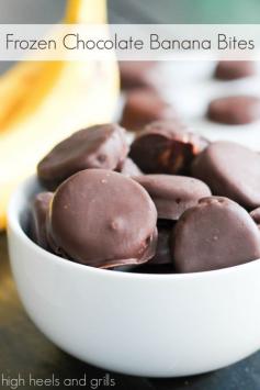 Frozen Chocolate Banana Bites | I LOVE choc covered frozen bananas!