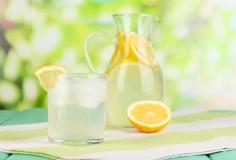 
                    
                        Friday Five:  Summer Sipping - Five low calorie drinks perfect for summer
                    
                