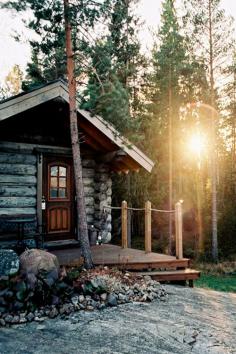 I am dreaming this little cabin in the woods is in Tahoe with a lakeview.  :)