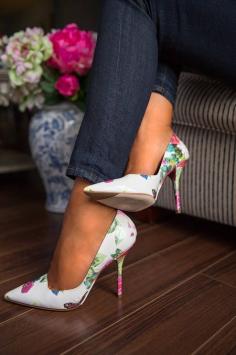 Floral #shoes #girl fashion shoes #my #girl fashion shoes #girl shoes| http://girlfashionshoes.blogspot.com