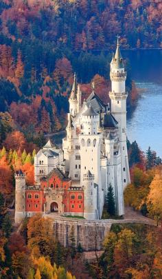 
                    
                        'Neuschwanstein Castle in Autumn Colours Allgau, Bavaria, Germany, Henk Meijer Floydian, photographer!
                    
                