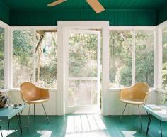 Love the colors in this sun room.