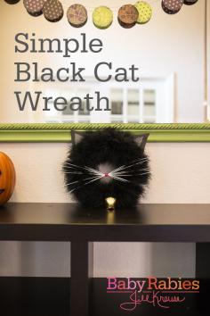 This Simple Black Cat Wreath by @babyrabies is the cat's meow! ~ could do in other colors