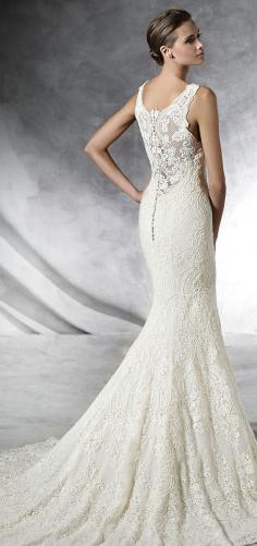 
                    
                        Pronovias 2016 Wedding Dress
                    
                