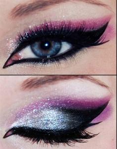 Beautiful cat eye makeup!