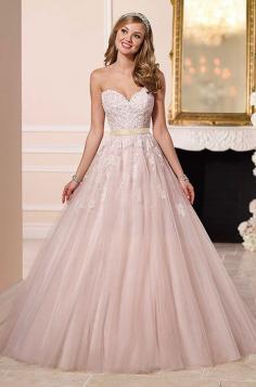
                    
                        This Stella York wedding dress features a sweetheart neckline and ethereal pink tulle skirt. Stella York, Fall 2015 #princessweddingdress
                    
                