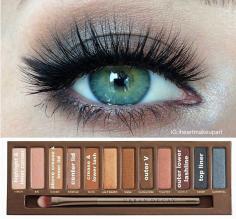 Green eyes makeup using Urban Decay's Naked Palette