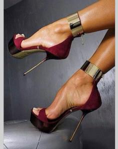 
                    
                        Sexy heels
                    
                