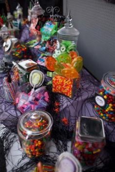 Halloween wedding ideas candy buffet