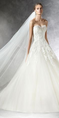 
                    
                        Pronovias 2016 Wedding Dress
                    
                