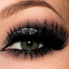 Silver Glitter Smokey Eye Makeup -Dramatic Lashes - Green Eyes
