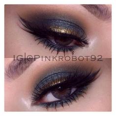 Smokey eye with bronze eyeliner