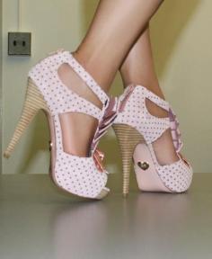 Check out the latest fashion shoes and high heels.