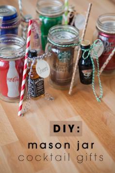 Looking for the perfect, inexpensive gift that will get a big reaction? Make one of these darling mason jar cocktail gifts for your favorite boozer - it's sure to please!Full tutorial here: http://somethingturquoise.com/2014/11/28/diy-mason-jar-cocktail-gifts/