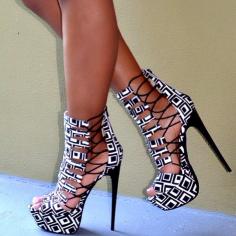 Strappy super sexy heels in black and white...#heels #blackandwhite #straps #hot #sexy #cute