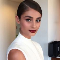 
                    
                        taylorhilldaily:  Taylor Hill heading to her first red carpet event tonight
                    
                