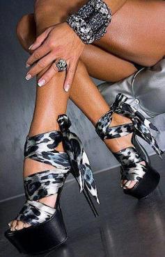 Lindo zapatos #shoes #heels