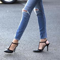 Uh-Oh: Your Favorite Skinny Jeans Might Land You in the Hospital: Skinny-jean-lovers, you might not want to believe this, but the denim style can actually be dangerous for your health.