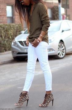 Street Style - White skinny jeans with shirt and gorgeous leopard print shoes - flats for my girls!