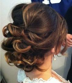 
                    
                        Low+Loose+Curly+Updo+for+Medium+Hair
                    
                