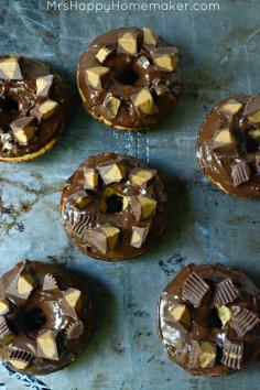 
                    
                        Reese's Cup My Reese’s Cup Donuts are a peanut butter lovers dream! Rich baked peanut butter cake donuts glazed with milk chocolate & sprinkled with peanut butter cups!My Reese’s Cup Donuts are a peanut butter lovers dream! Rich baked peanut butter cake donuts glazed with milk chocolate & sprinkled with peanut butter cups! #NationalDonutDay | MrsHappyHomemaker... @thathousewife
                    
                