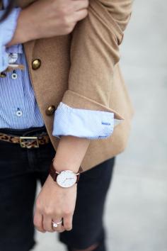 Camel blazer, striped oxford, and leopard belt. Topped off with a DW. - Street style.