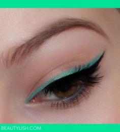 Edgy Emerald cat eye liner