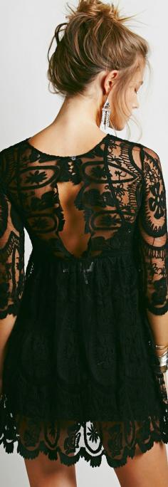 I love a good little black dress~ The Vogue Fashion: Black Lace 3/4 Sleeves Dress