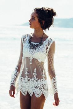 
                    
                        White Lace Beach Cover Up White Bikini Combination 2015 Summer Style.
                    
                