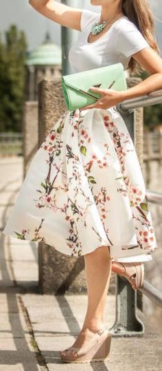 
                    
                        Floral Printed Midi Skirt
                    
                