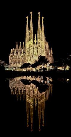 Sagrada Familia, Spain. 10 Tourist Attractions not to miss in Europe  I saw this when I was in Barcelona and it is EPIC! It looks kind of like a giant sand castle, but better. It's so amazing.