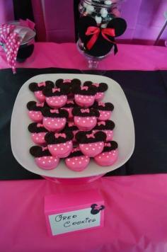 Oreo Cookies at a Minnie Mouse Party