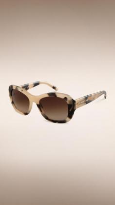 
                    
                        Trench Collection Round Frame Sunglasses | Burberry
                    
                