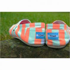 
                    
                        Coral and Turquoise Toms.
                    
                