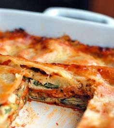 
                    
                        Skinny Veggie Lasagna, only 206 calories per slice! Low calorie, full of veggies and less cheese than a traditional lasagna....sign me up! - Pinch of Yum
                    
                