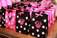 Minnie party favor bags #DisneySide