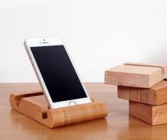 
                    
                        Bamboo #PhoneHolder #CardHolder  Amazing design carved out of #bamboo!
                    
                