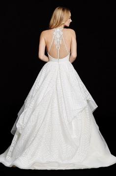 
                    
                        Ball gown wedding dress with stunning back detail. Hayley Paige, Fall 2015
                    
                