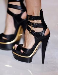 Gucci Black Leather Sandals