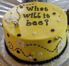 gender reveal cake - bee theme