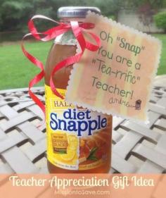 
                    
                        Teacher Appreciation Gift Tags Using Snapple Tea (Free Printable too).  This simple teacher gift is a perfect one to start the year.
                    
                