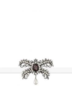 Brooches - Costume jewellery - CHANEL