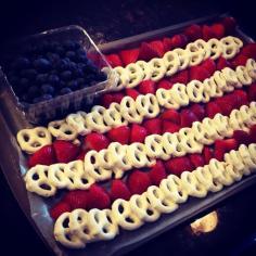 Red White & Blueberries Fruit Platter.  Totally doing this in the British flag for our Dr. Who party.