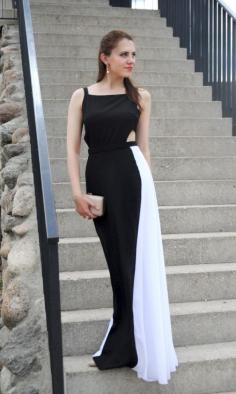 
                    
                        Slimming black and white maxi from Lookbook Store, great choice for a wedding guest.
                    
                